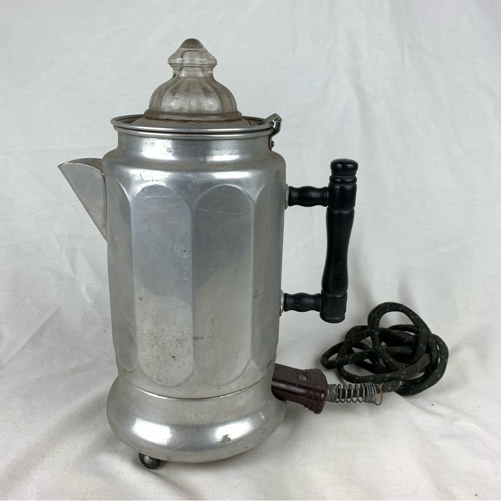 Vintage Aluminum Coffee Percolator Glass Top Lid Electric
Made in USA‎ 110V 490W